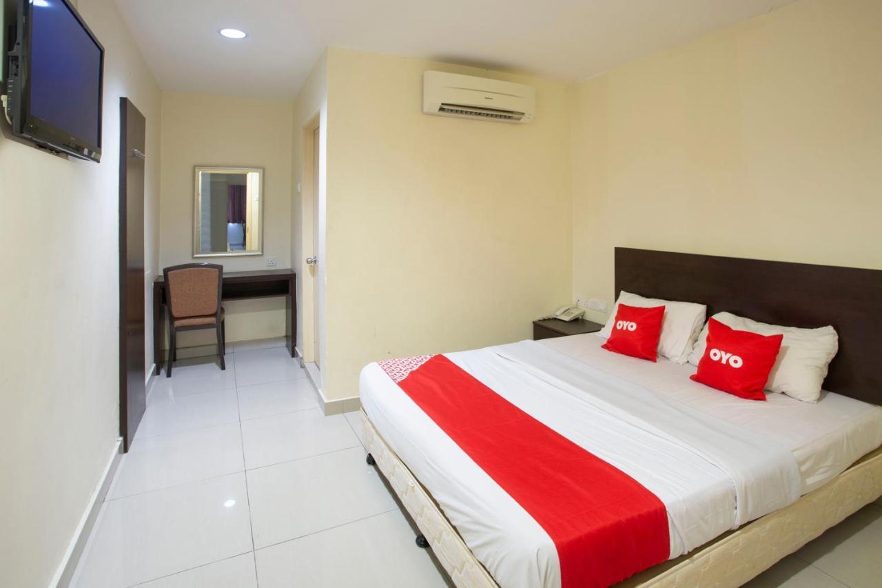 קאג'אנג Oyo 89966 Green World Hotel @ Seri Putra מראה חיצוני תמונה