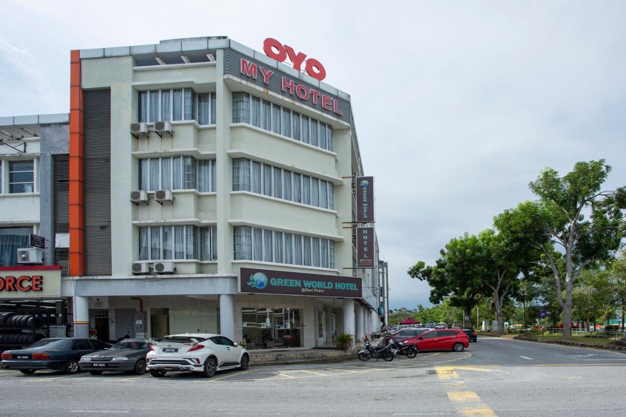 קאג'אנג Oyo 89966 Green World Hotel @ Seri Putra מראה חיצוני תמונה