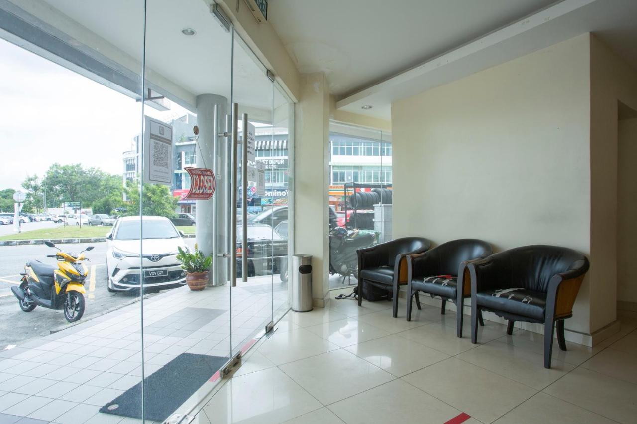 קאג'אנג Oyo 89966 Green World Hotel @ Seri Putra מראה חיצוני תמונה