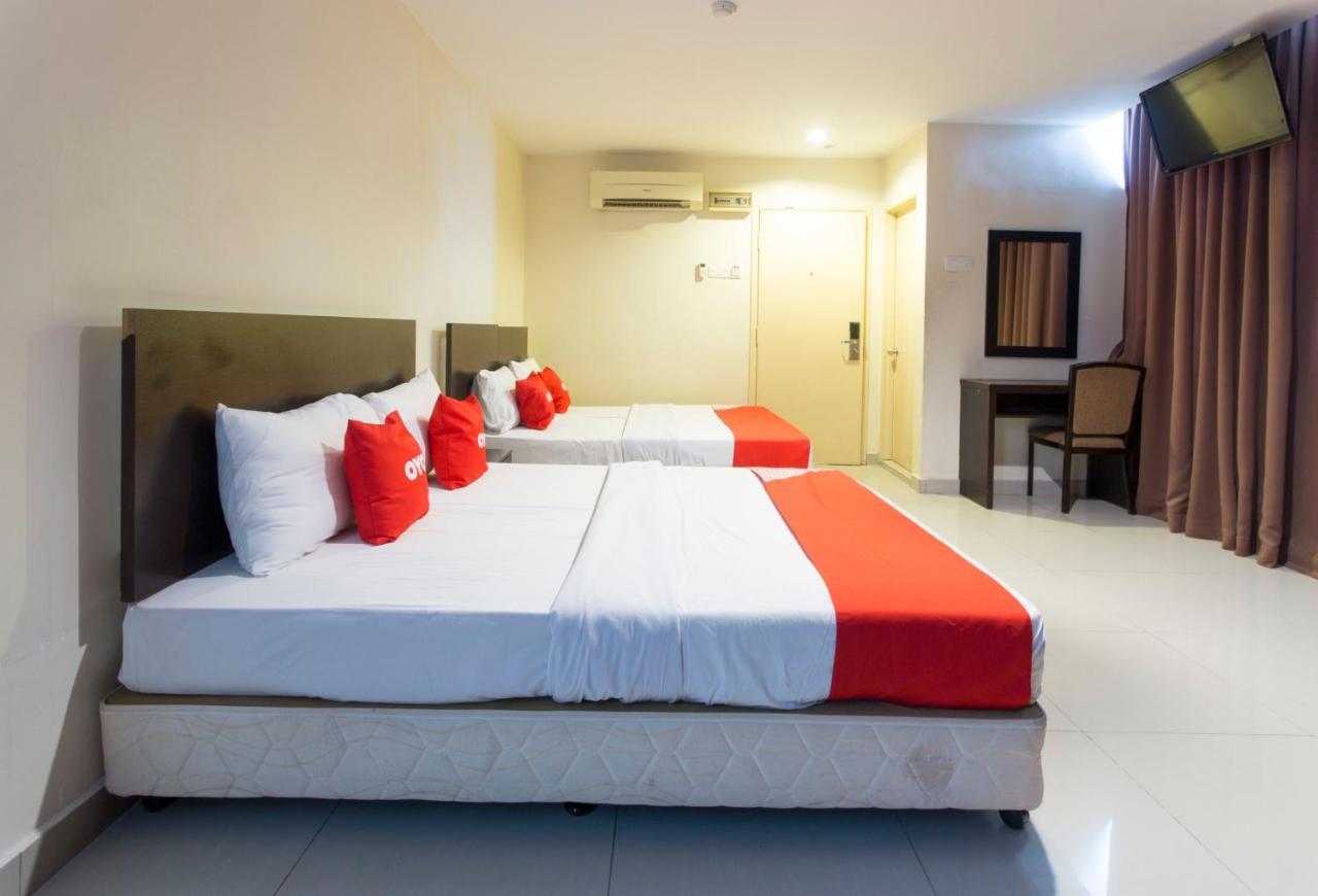 קאג'אנג Oyo 89966 Green World Hotel @ Seri Putra מראה חיצוני תמונה