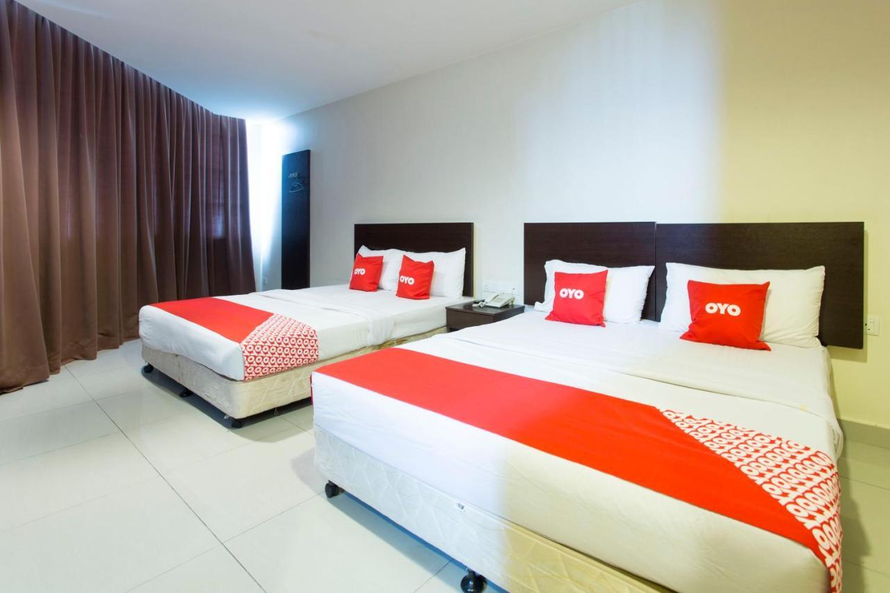 קאג'אנג Oyo 89966 Green World Hotel @ Seri Putra מראה חיצוני תמונה