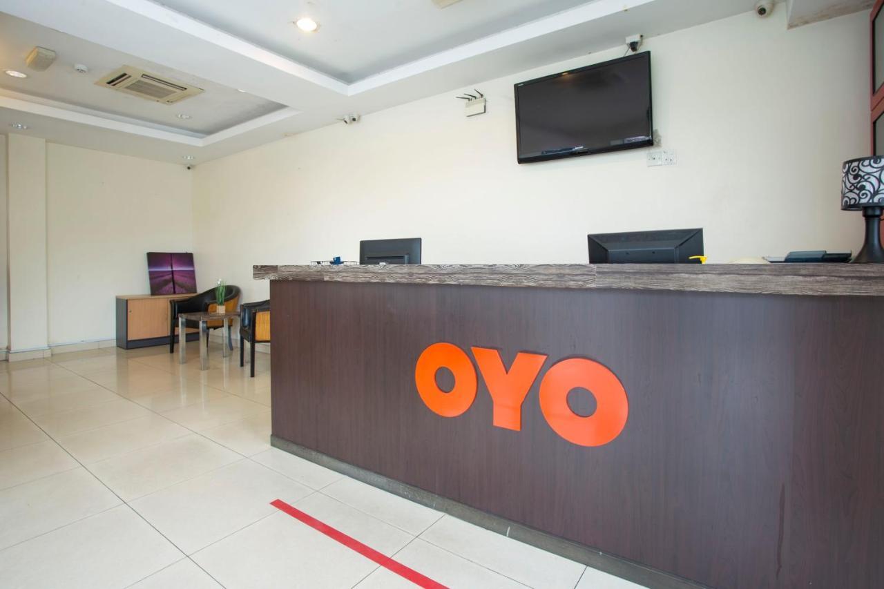 קאג'אנג Oyo 89966 Green World Hotel @ Seri Putra מראה חיצוני תמונה