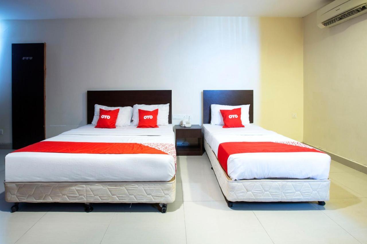 קאג'אנג Oyo 89966 Green World Hotel @ Seri Putra מראה חיצוני תמונה